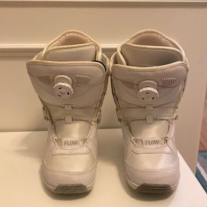 Snowboard Boots size 7.5 VEGA BOA FLOW